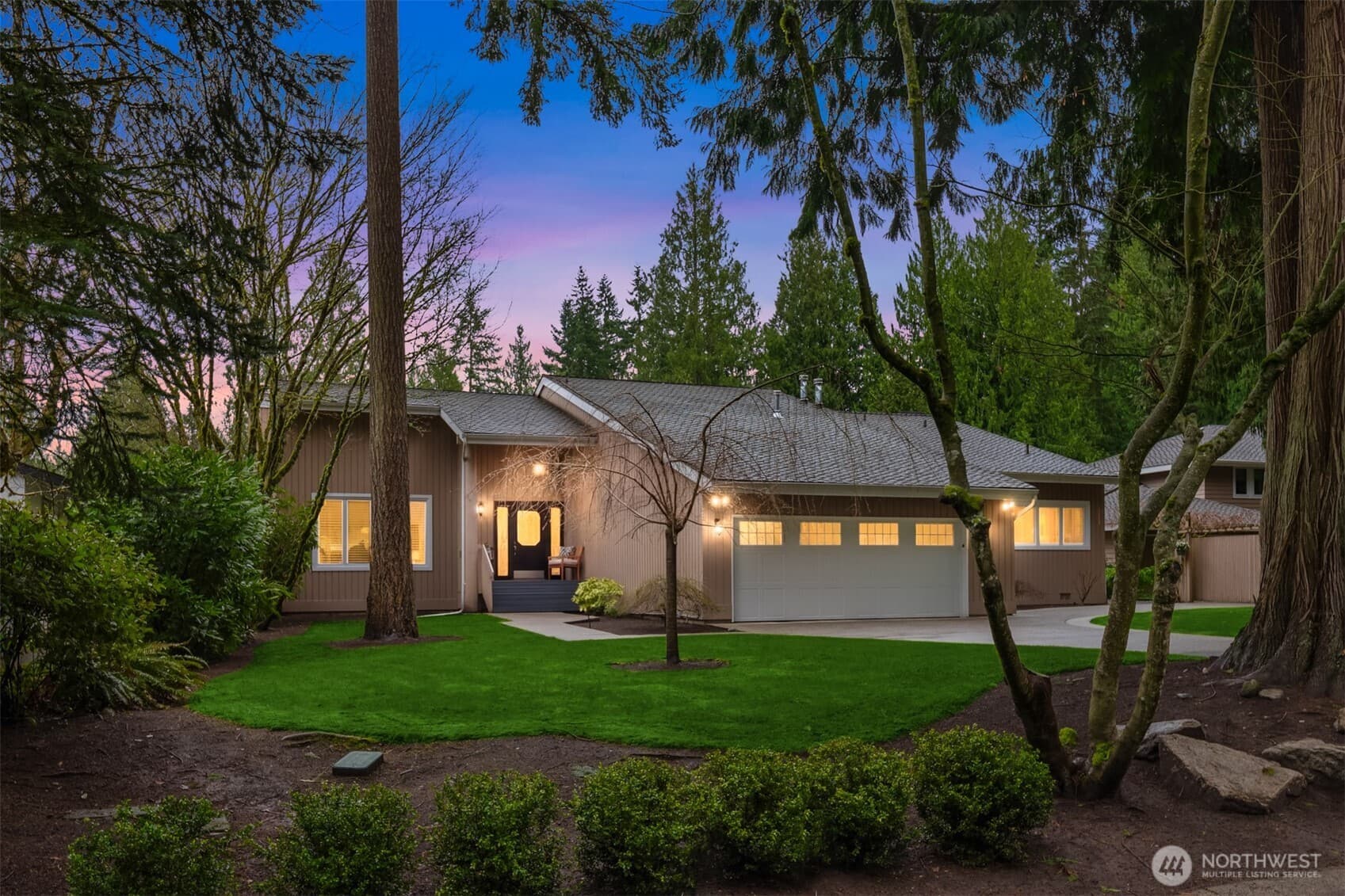 3126 211th Avenue NE — golf course home near Sahalee Country Club, Washington