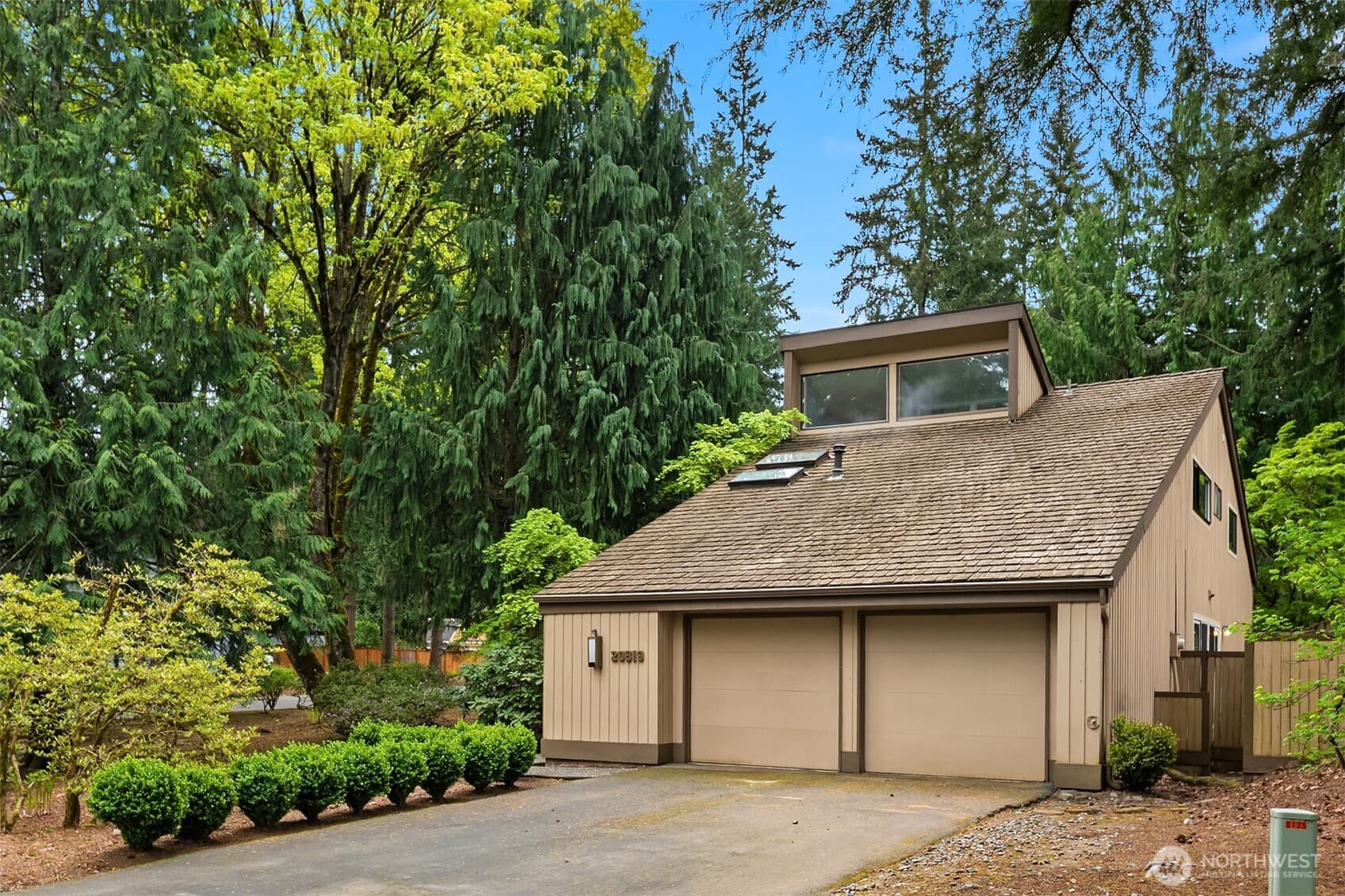 20819 NE 25th Street — golf course home near Sahalee Country Club, Washington