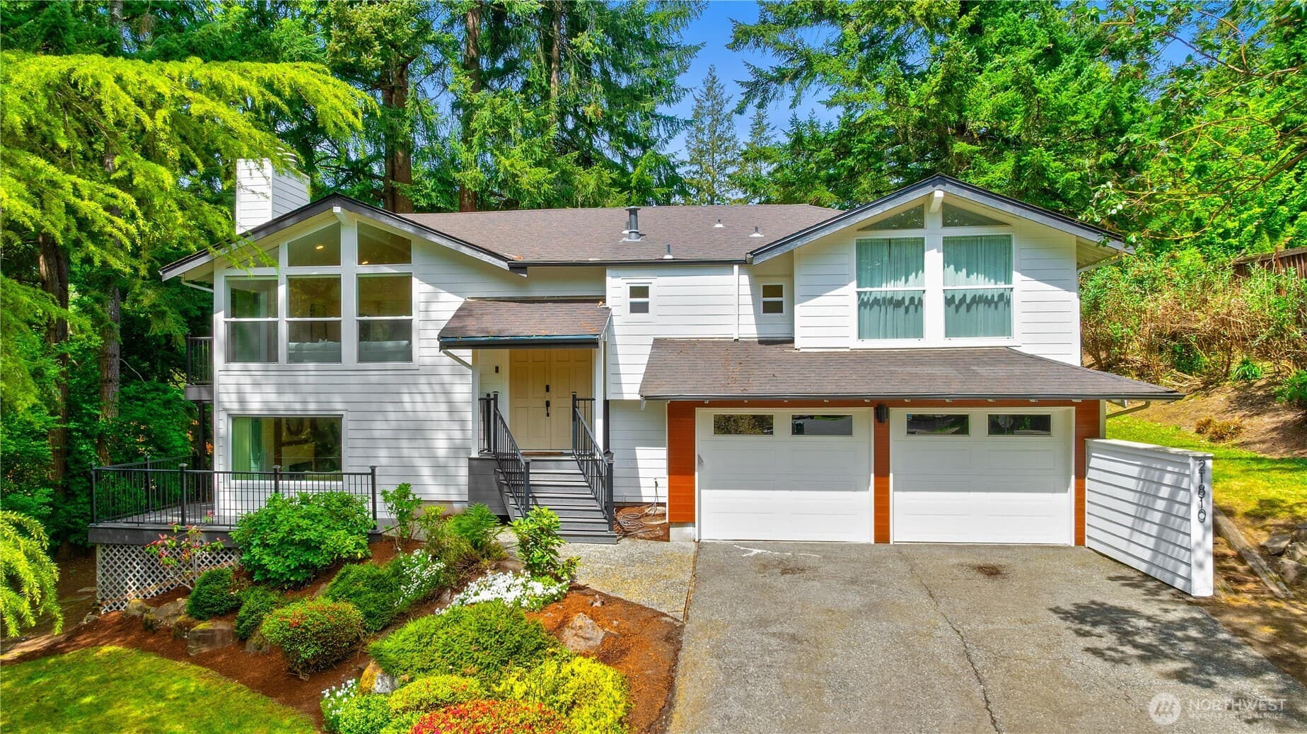 21810 NE 16th Street — golf course home near Sahalee Country Club, Washington