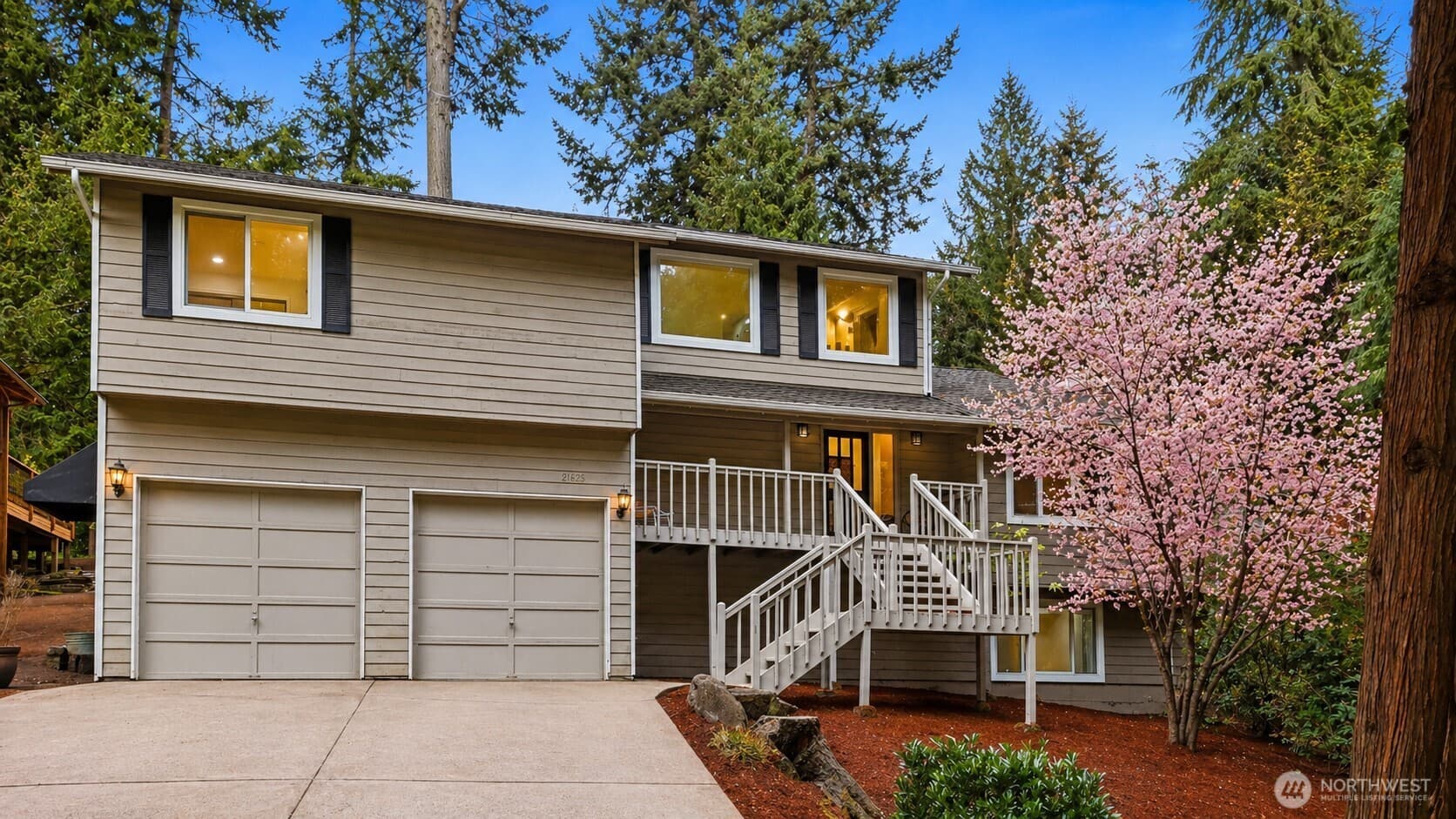 21633 NE 29th St — golf course home near Sahalee Country Club, Washington