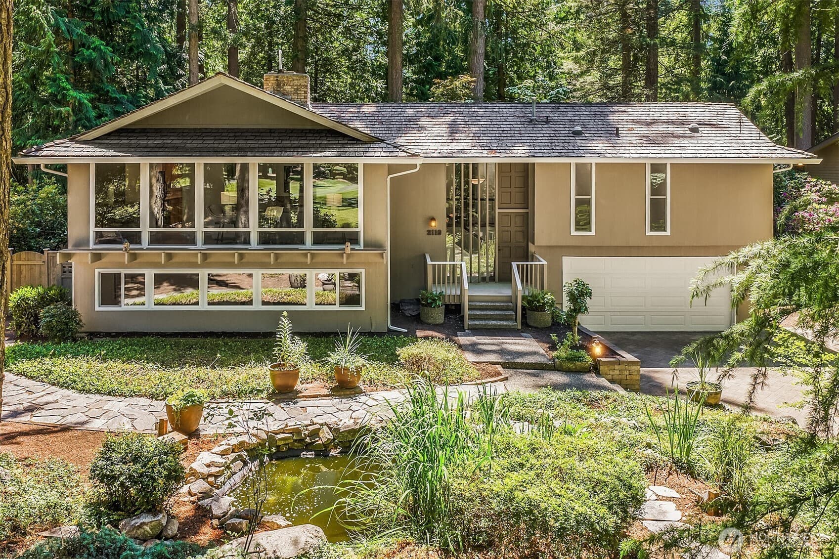 2119 Sahalee Drive W — golf course home near Sahalee Country Club, Washington