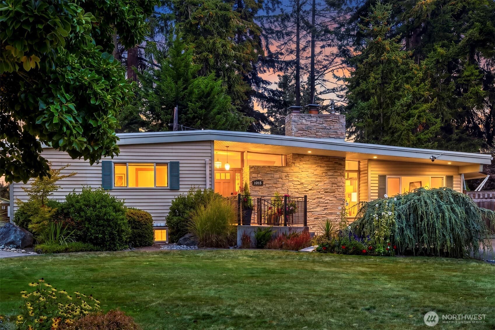 1015 Fir Park Lane — golf course home near Washington golf community, Washington