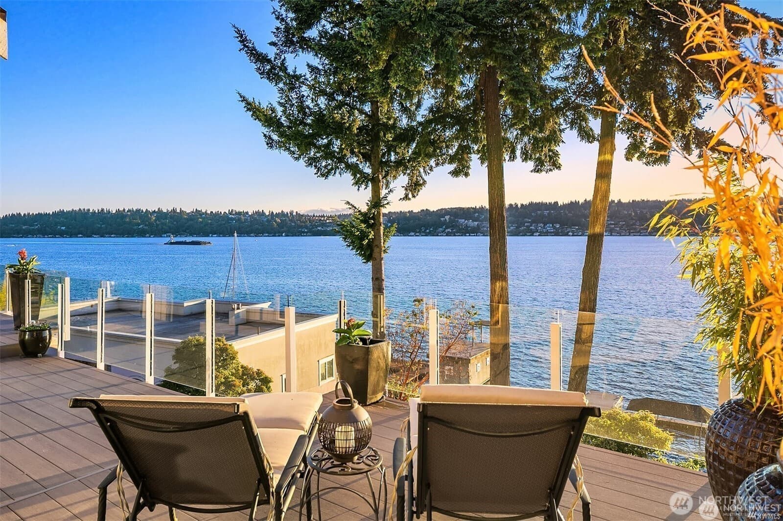 16035 Inglewood Road NE — golf course home near Washington golf community, Washington
